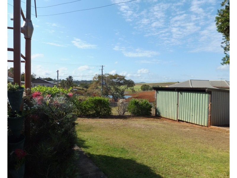 6 NELSON STREET, Childers QLD 4660