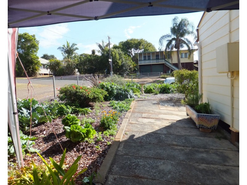 6 NELSON STREET, Childers QLD 4660