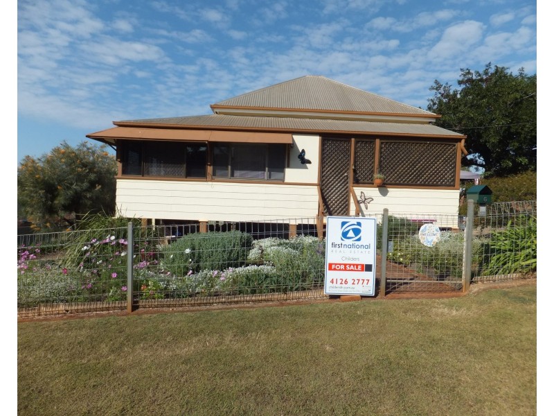 6 NELSON STREET, Childers QLD 4660