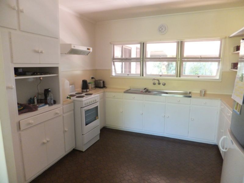3 CEVN STREET, Childers QLD 4660