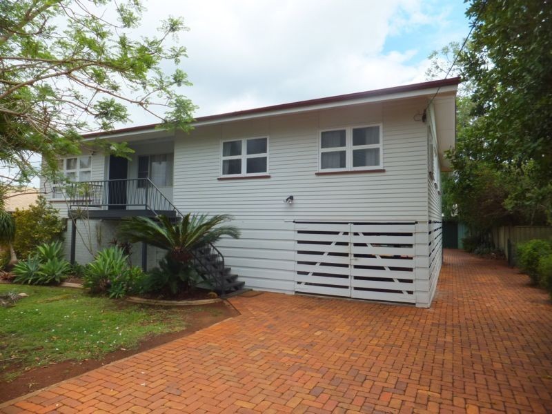3 CEVN STREET, Childers QLD 4660