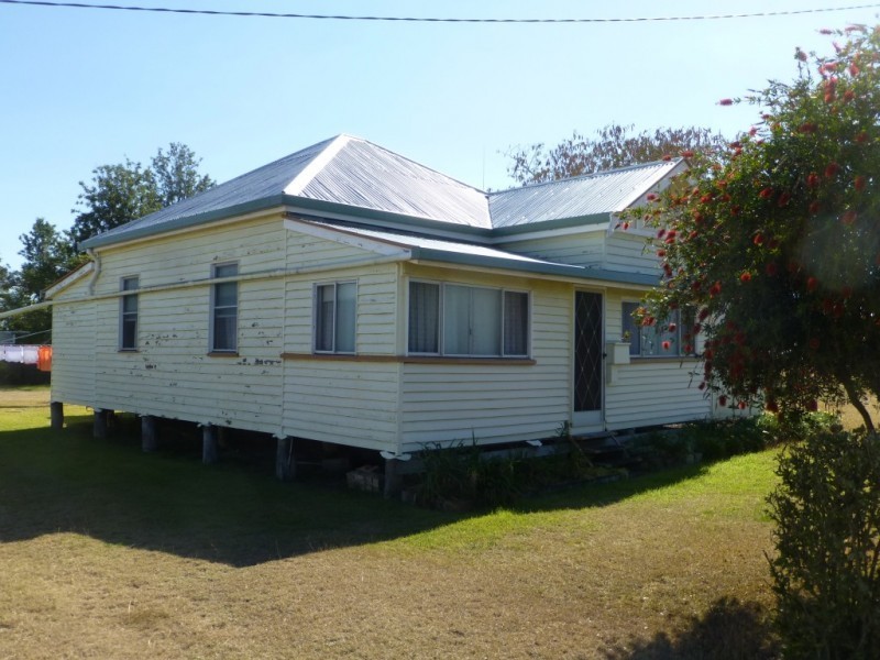 50 VICTORIA STREET, Biggenden QLD 4621