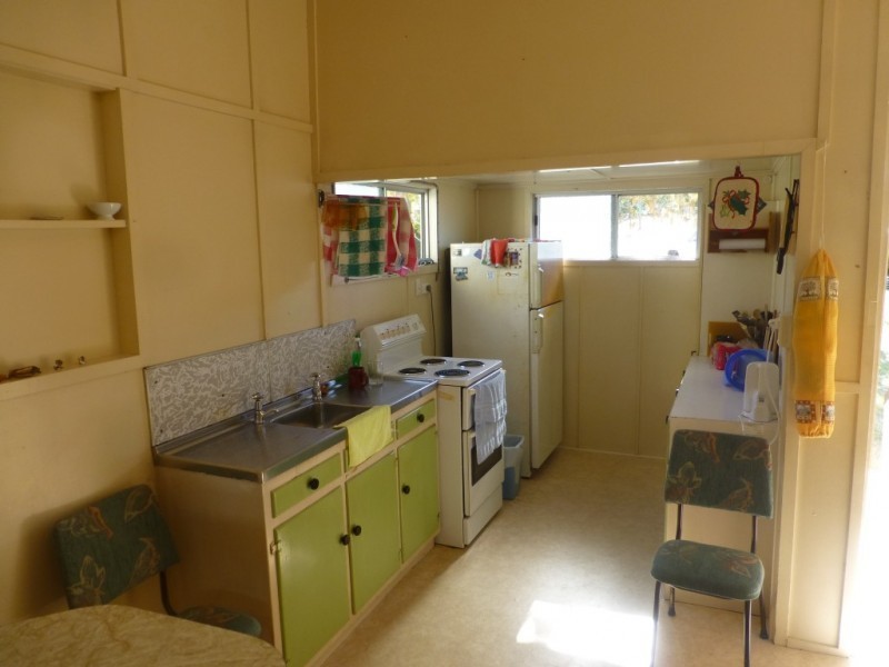 50 VICTORIA STREET, Biggenden QLD 4621