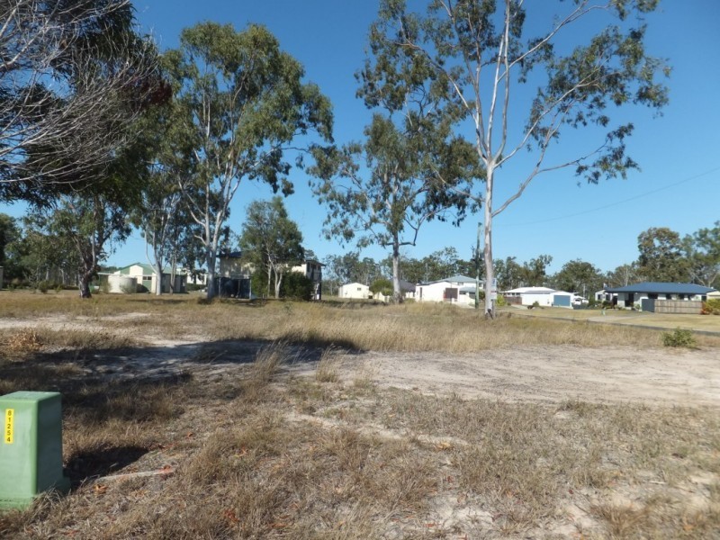 2 BROLGA CLOSE, Buxton QLD 4660