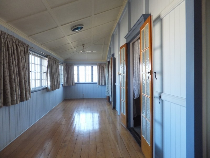 9 Macrossan, Childers QLD 4660