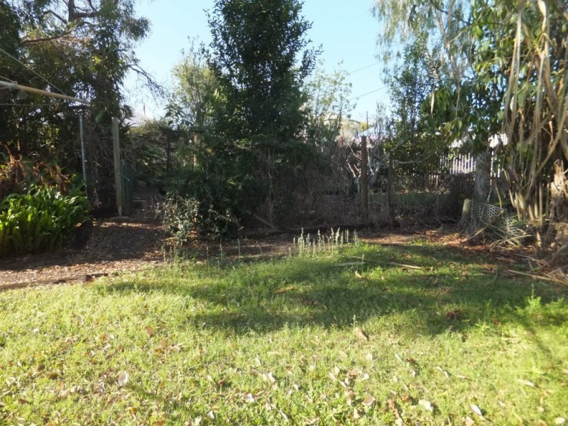 9 Macrossan, Childers QLD 4660