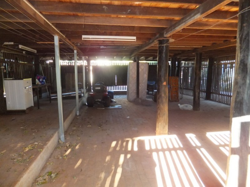 9 Macrossan, Childers QLD 4660