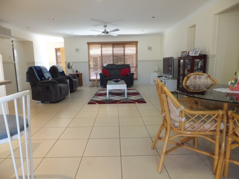 2/40 Macrossan Street, Childers QLD 4660