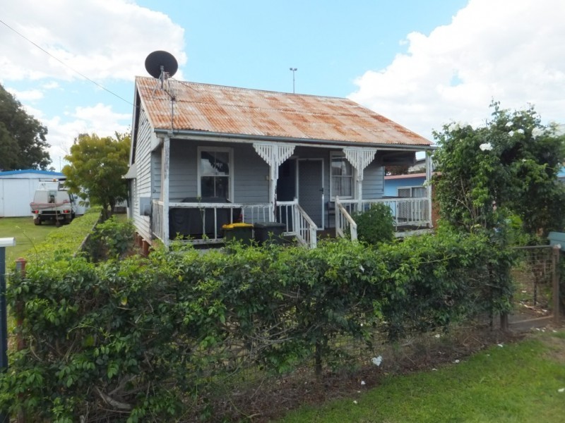 17 PIZZEY STREET, Childers QLD 4660