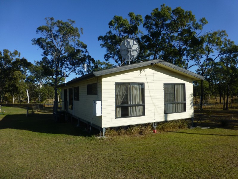 4 QUEEN STREET, Dallarnil QLD 4621
