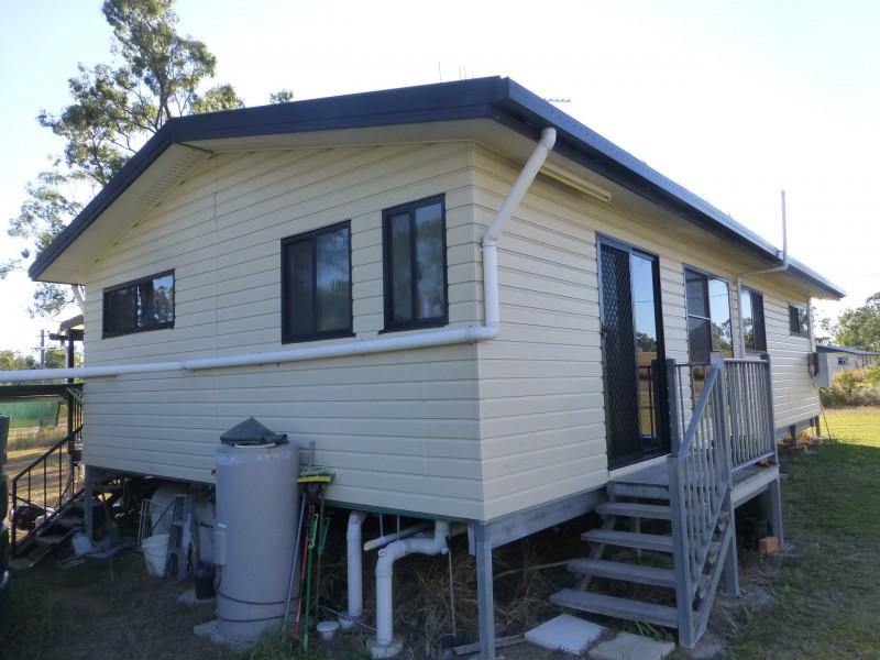4 QUEEN STREET, Dallarnil QLD 4621