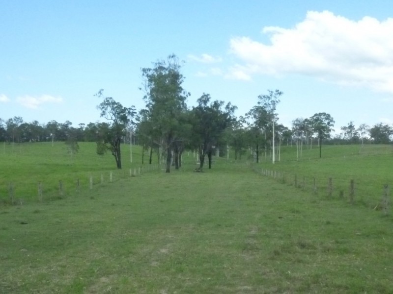 105 RAILWAY ROAD, Booyal QLD 4671