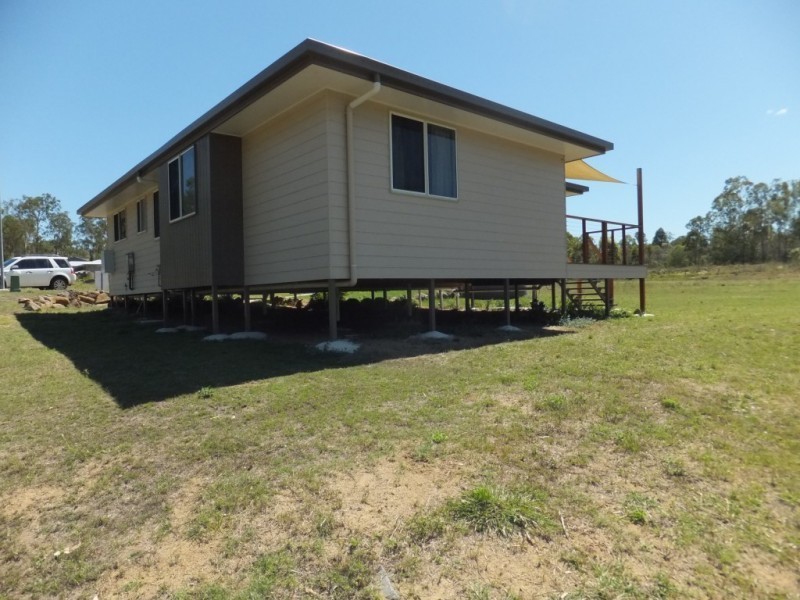 17 STRINGYBARK COURT, Apple Tree Creek QLD 4660