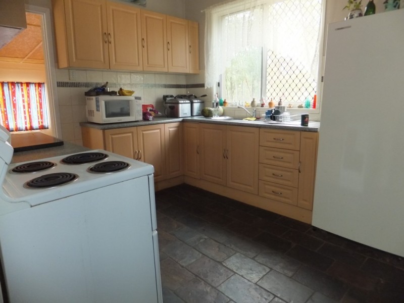 371 NORTH SOUTH ROAD, Childers QLD 4660