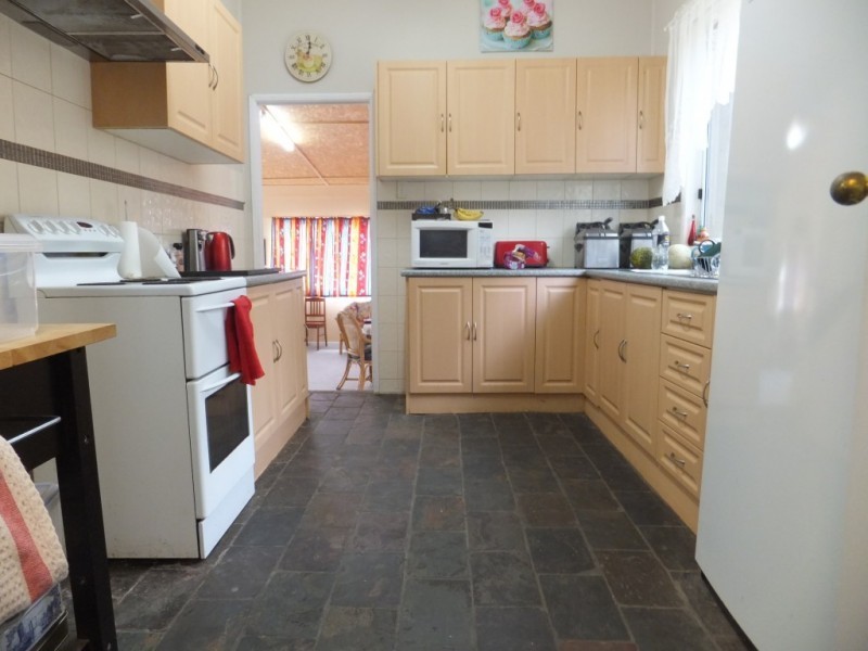 371 NORTH SOUTH ROAD, Childers QLD 4660