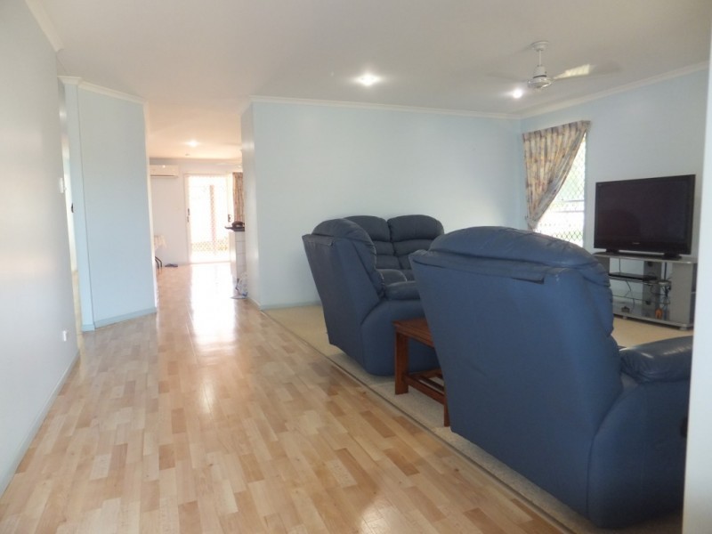 2 PIONEER AVENUE, Childers QLD 4660