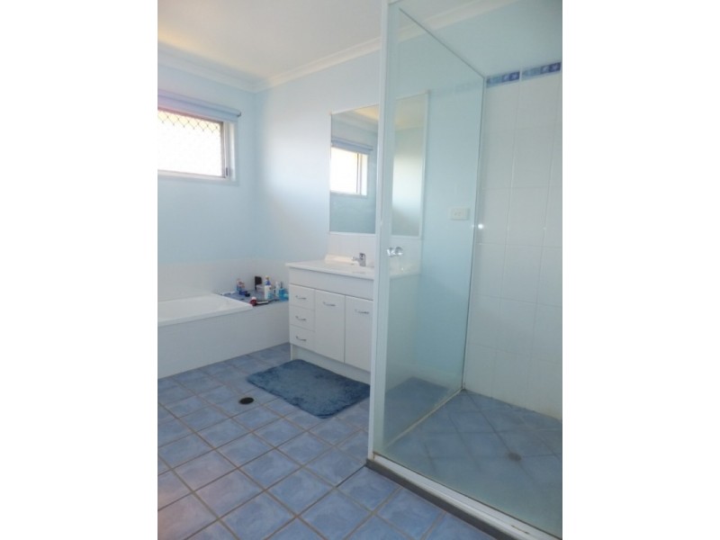 2 PIONEER AVENUE, Childers QLD 4660