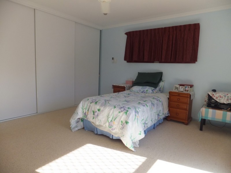 2 PIONEER AVENUE, Childers QLD 4660