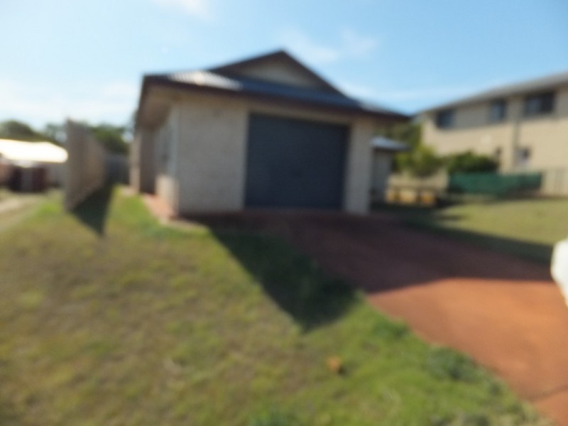 2 PIONEER AVENUE, Childers QLD 4660