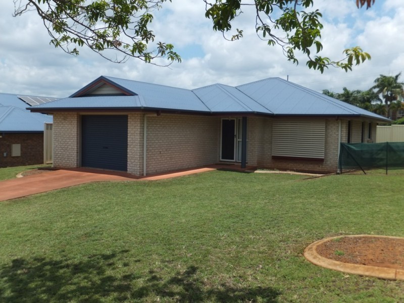 2 PIONEER AVENUE, Childers QLD 4660