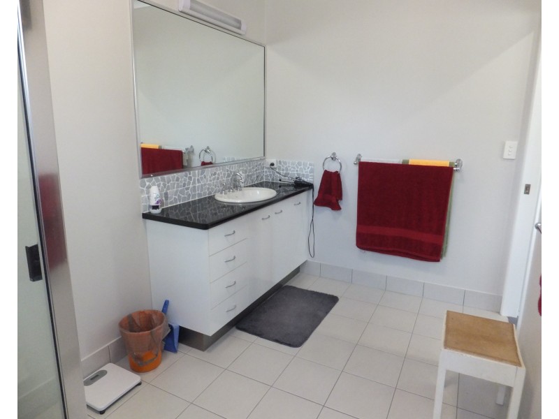 5 MELALEUCA COURT, Redridge QLD 4660