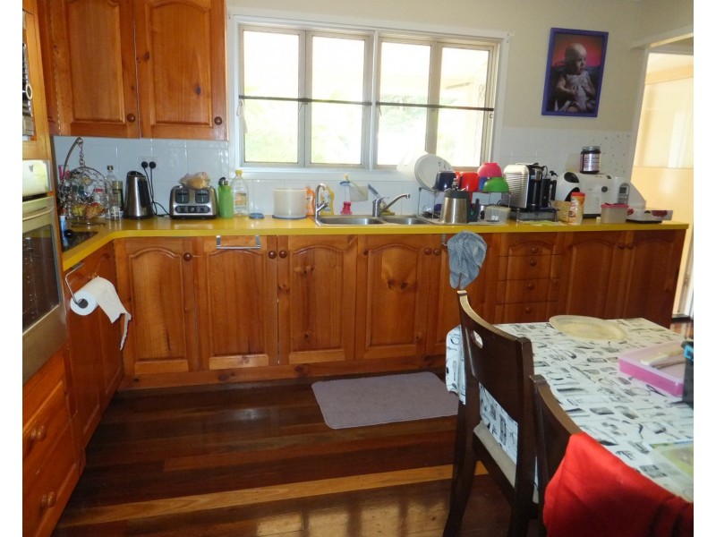 10 ELIZABETH STREET, Childers QLD 4660