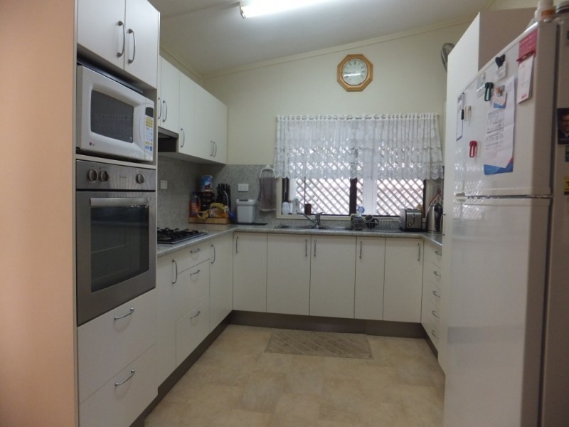 221 STATION ROAD, Horton QLD 4660