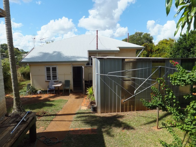 12 MCILWRAITH STREET, Childers QLD 4660