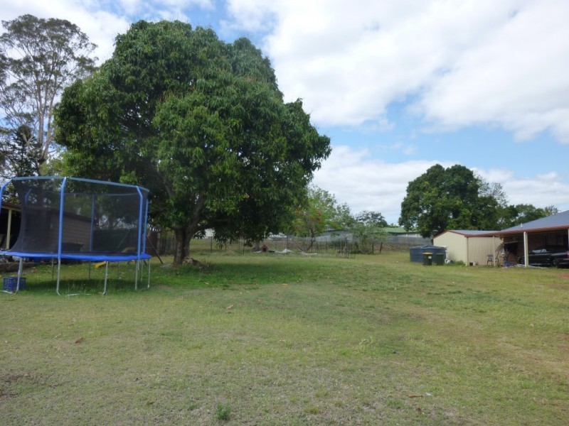 6 HINKLER STREET, Childers QLD 4660