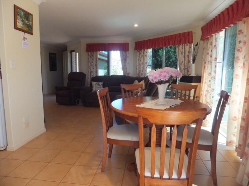 33 BROADHURST STREET, Childers QLD 4660