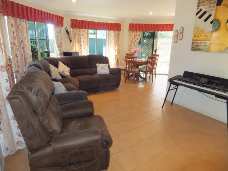 33 BROADHURST STREET, Childers QLD 4660
