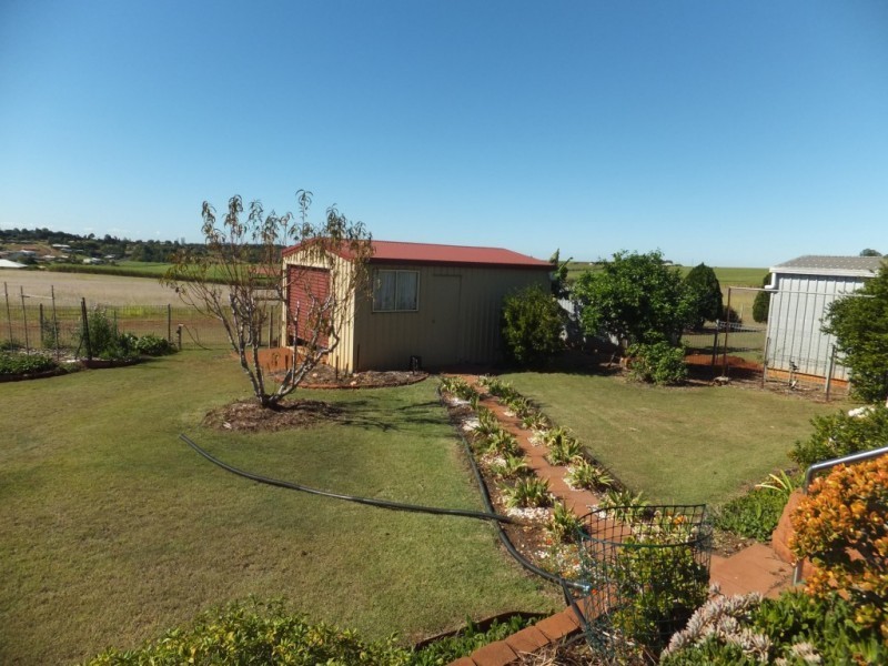 33 BROADHURST STREET, Childers QLD 4660