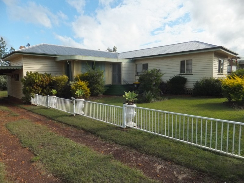 182 CHURCHILL STREET, Childers QLD 4660