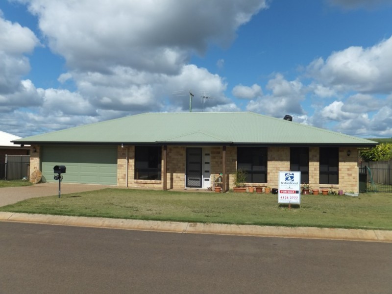 27 PIONEER AVENUE, Childers QLD 4660