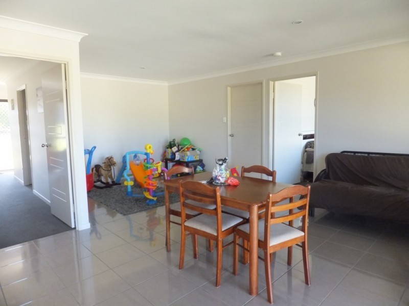 27 PIONEER AVENUE, Childers QLD 4660