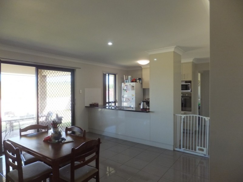 27 PIONEER AVENUE, Childers QLD 4660