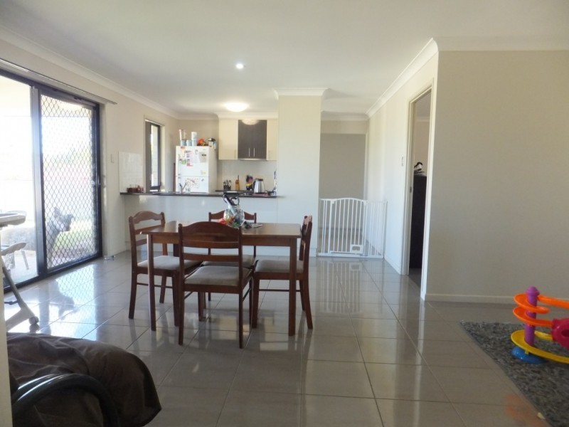27 PIONEER AVENUE, Childers QLD 4660