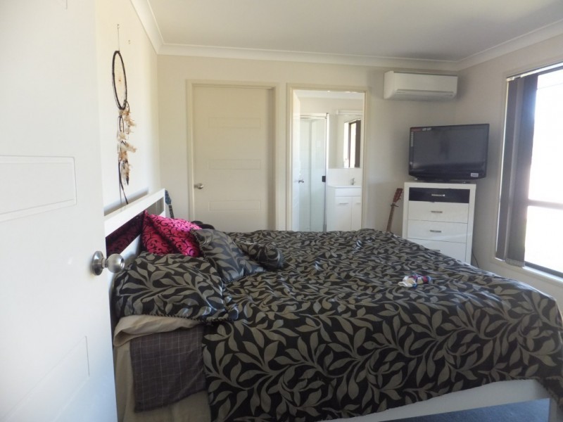 27 PIONEER AVENUE, Childers QLD 4660