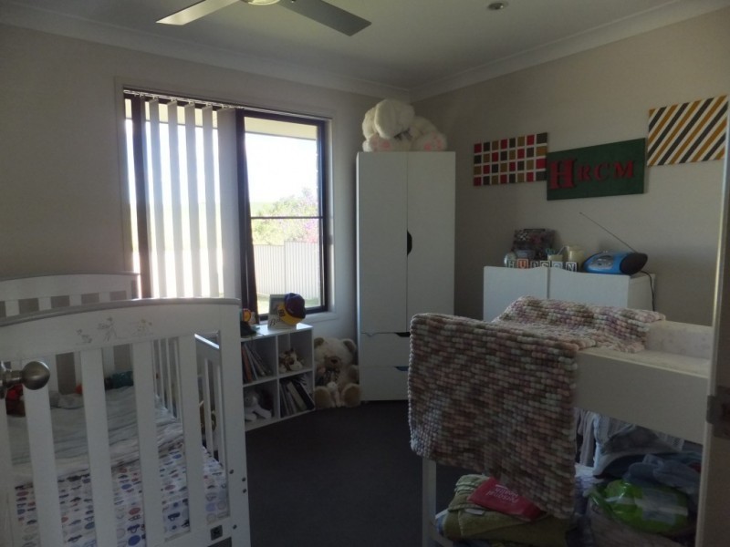 27 PIONEER AVENUE, Childers QLD 4660