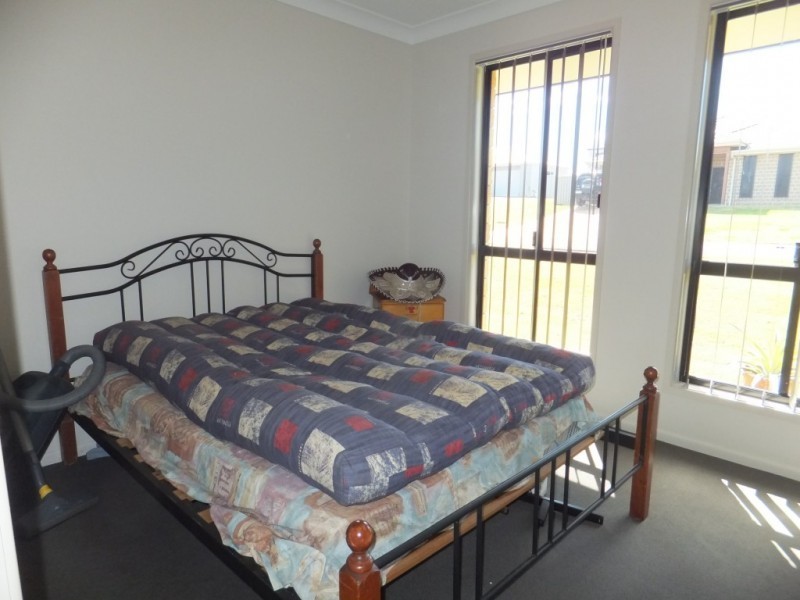 27 PIONEER AVENUE, Childers QLD 4660