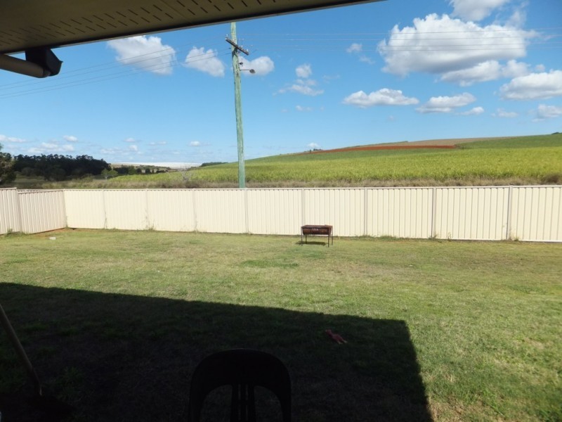 27 PIONEER AVENUE, Childers QLD 4660