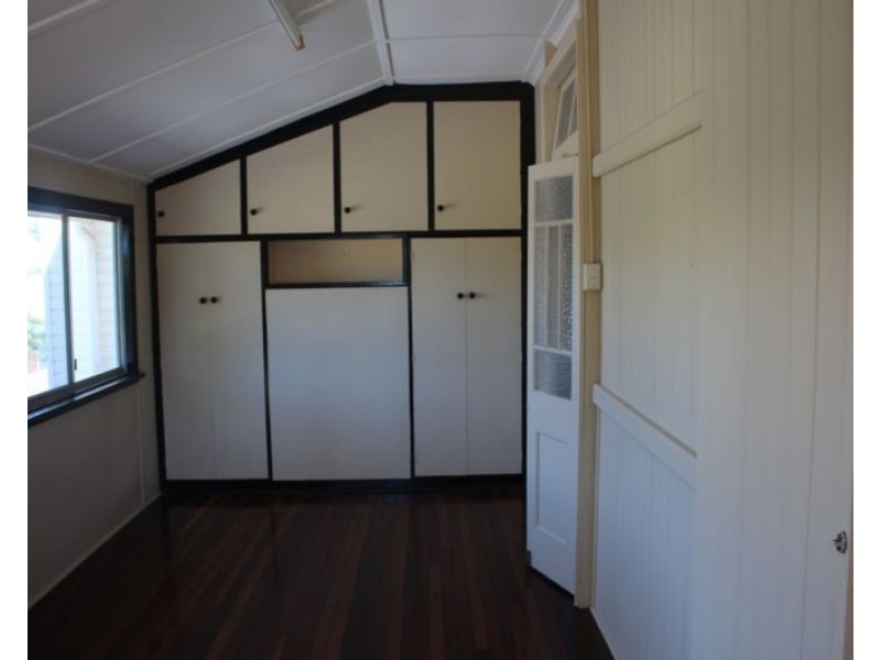 190 Churchill St, Childers QLD 4660