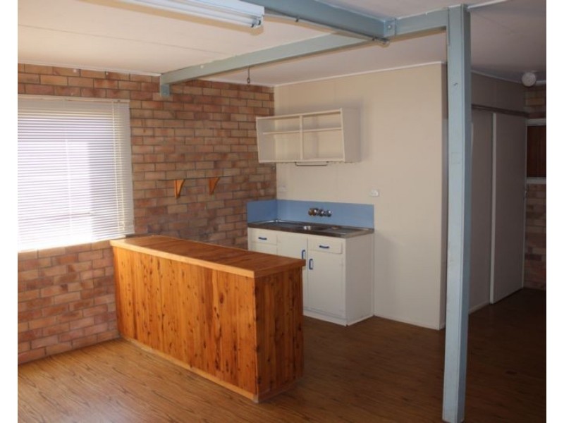 190 Churchill St, Childers QLD 4660