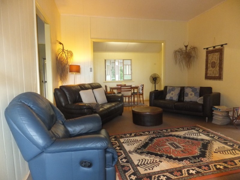 6 Queen Street, Childers QLD 4660