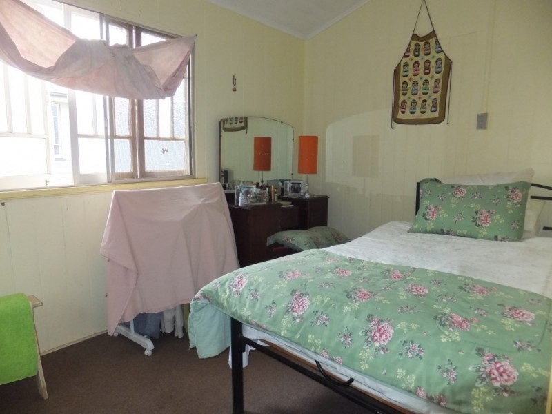 6 Queen Street, Childers QLD 4660