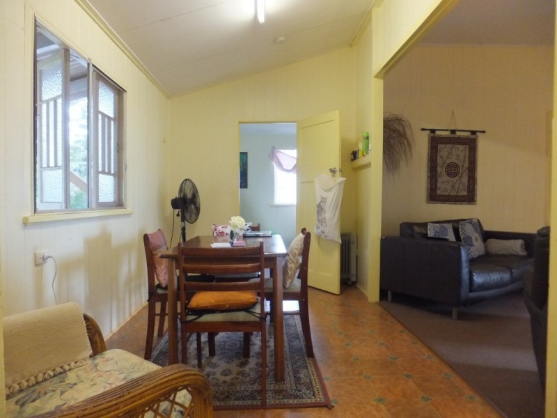 6 Queen Street, Childers QLD 4660