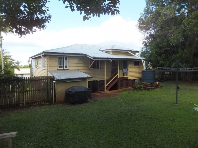 6 Queen Street, Childers QLD 4660