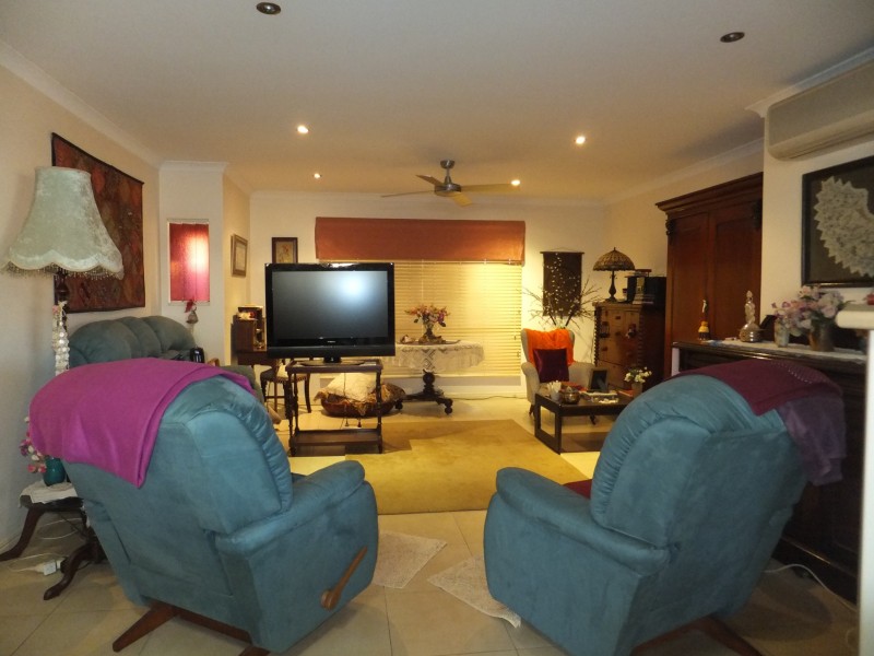 3/40 MACROSSAN STREET, Childers QLD 4660