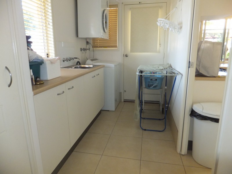 3/40 MACROSSAN STREET, Childers QLD 4660