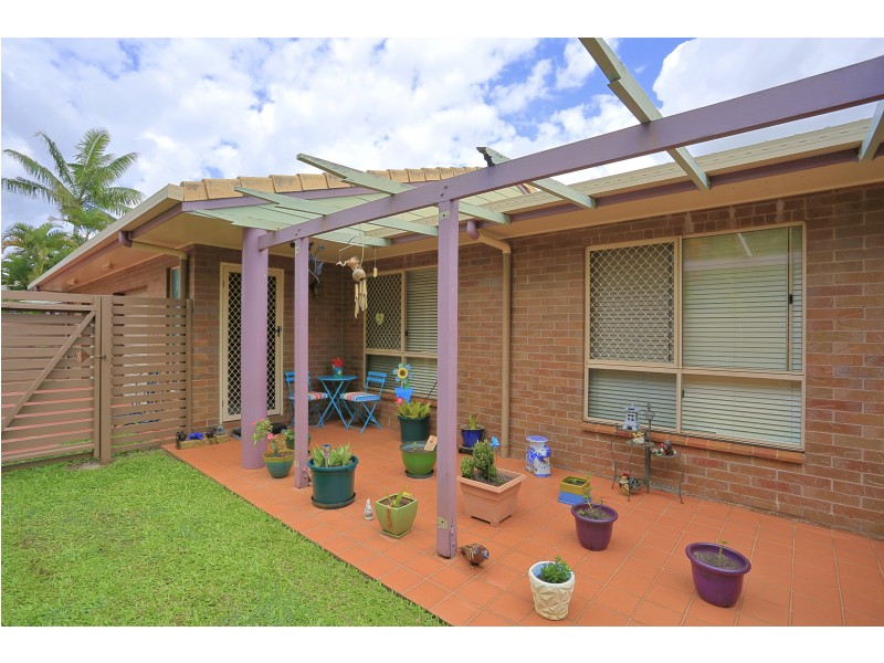 2/5 CEVN STREET, Childers QLD 4660